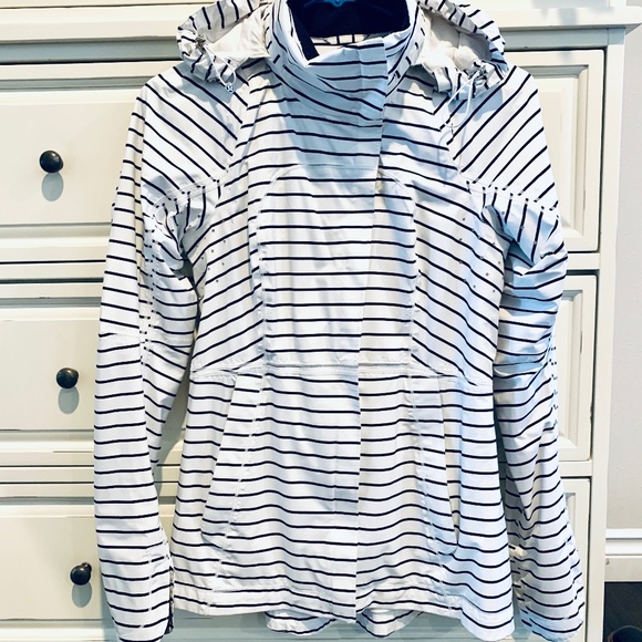 Lululemon Run: In the Rain jacket Quiet Stripe Indigo White Women sz 4 - Picture 1 of 6